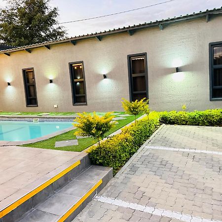 Signature Boutique Guesthouse 마운 외부 사진