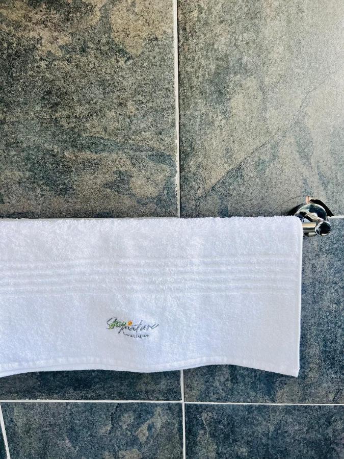 Signature Boutique Guesthouse 마운 외부 사진
